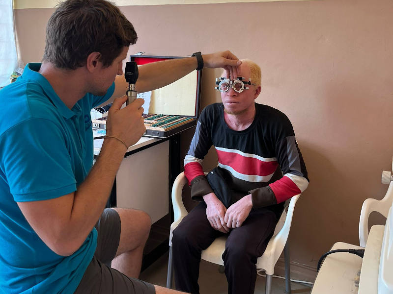 Acción Solidaria - Abre sus Ojos