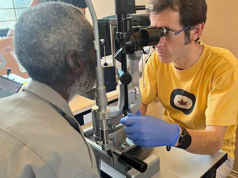 Acción Solidaria - Abre sus Ojos