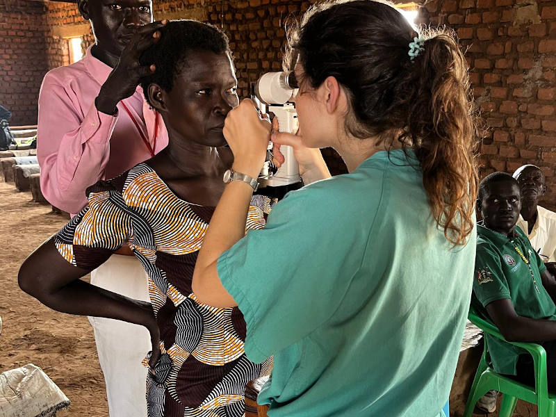 Acción Solidaria - Abre sus Ojos
