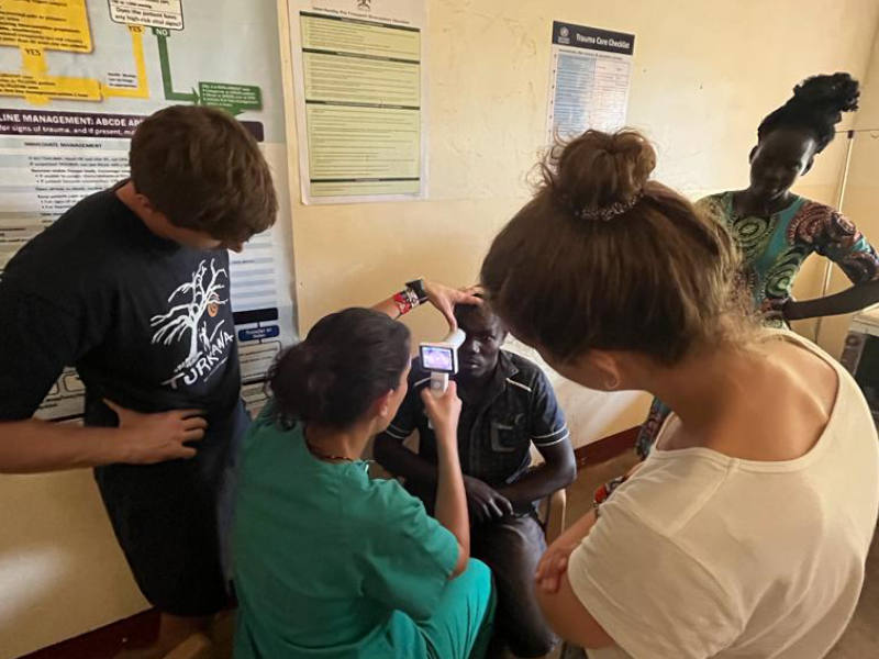 Acción Solidaria - Abre sus Ojos