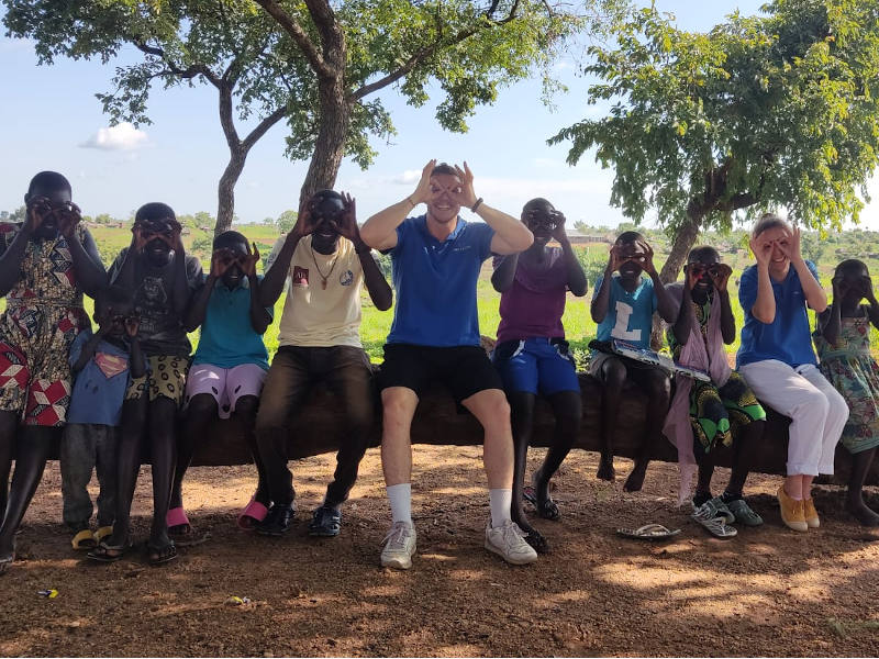 Acción Solidaria - Abre sus Ojos