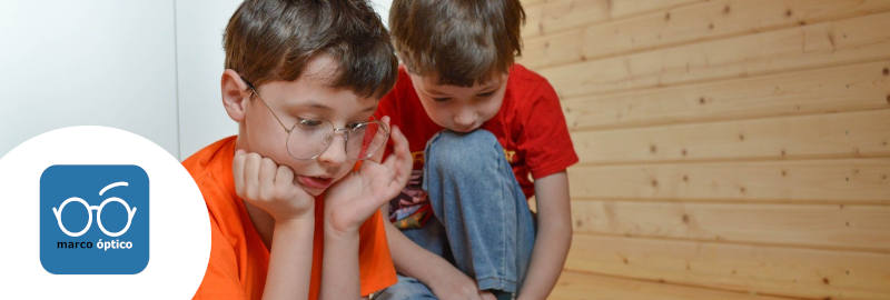 Señales de problemas de vista en estudiantes