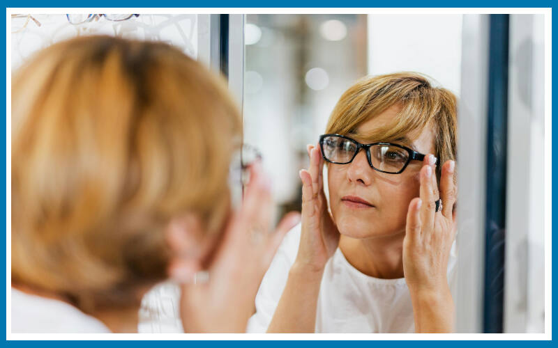 Mujer con gafas